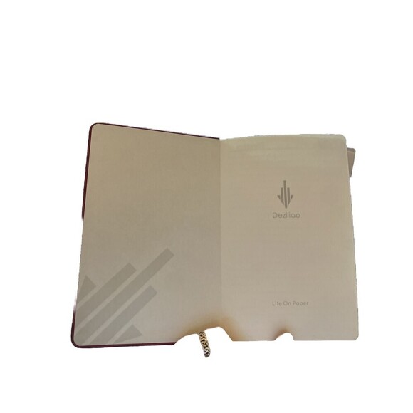 Deziliao Journal With Fun pen! - Picture 4 of 5